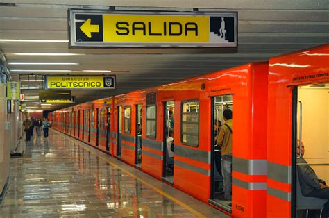 twitter arrimon|Conoce los 'arrimones consensuados ' en el transporte público.
